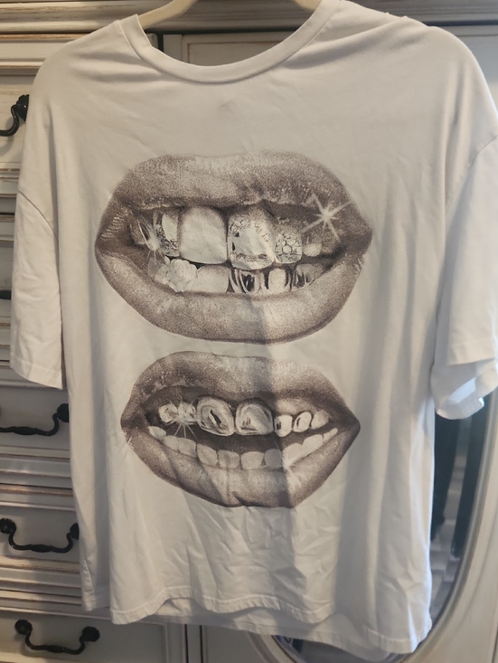 SHEIN Tops - SHEIN White Short Sleeve Tee with Black Tag Detail